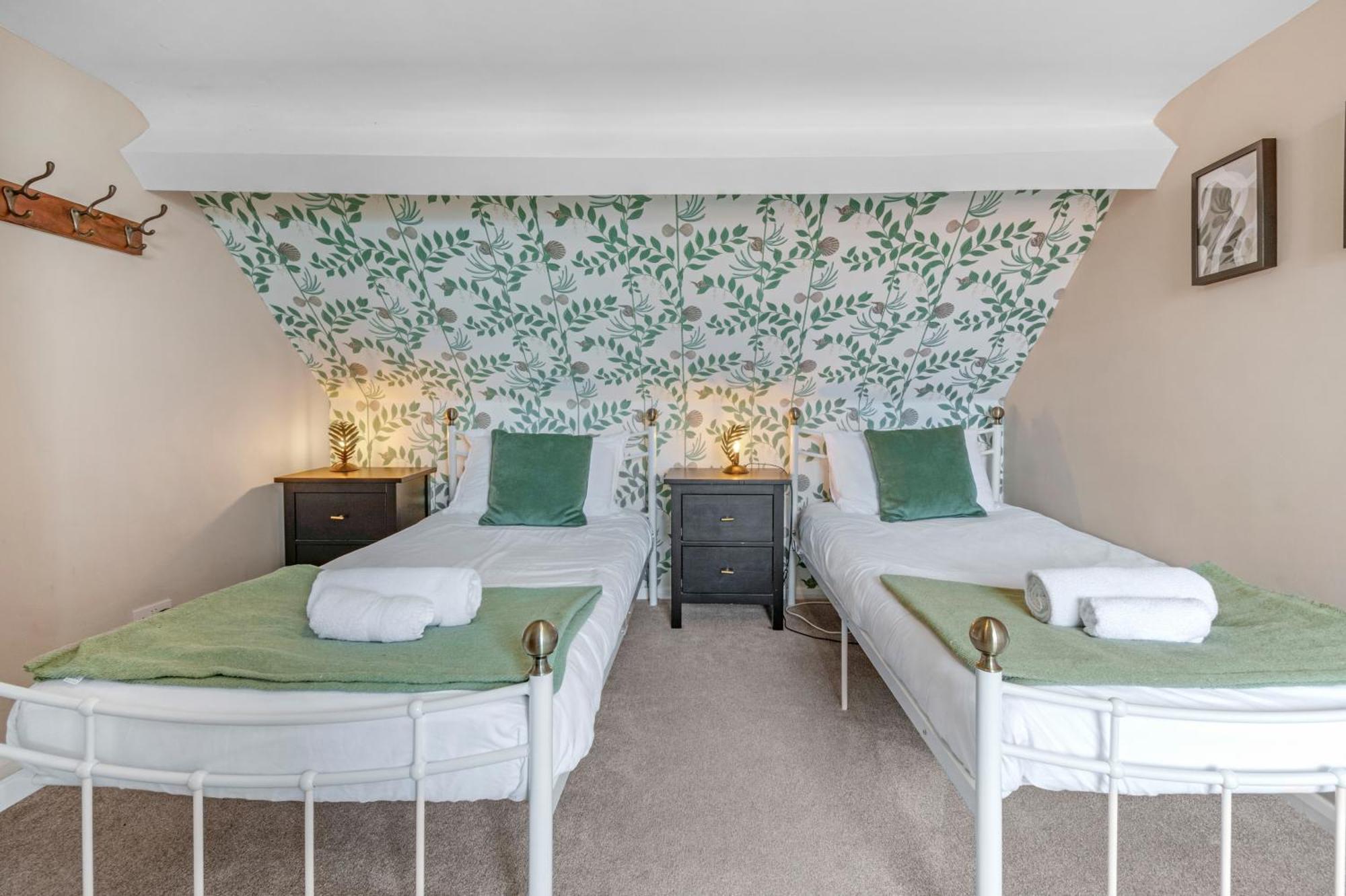 Adventure House - Whitby Villa Dış mekan fotoğraf