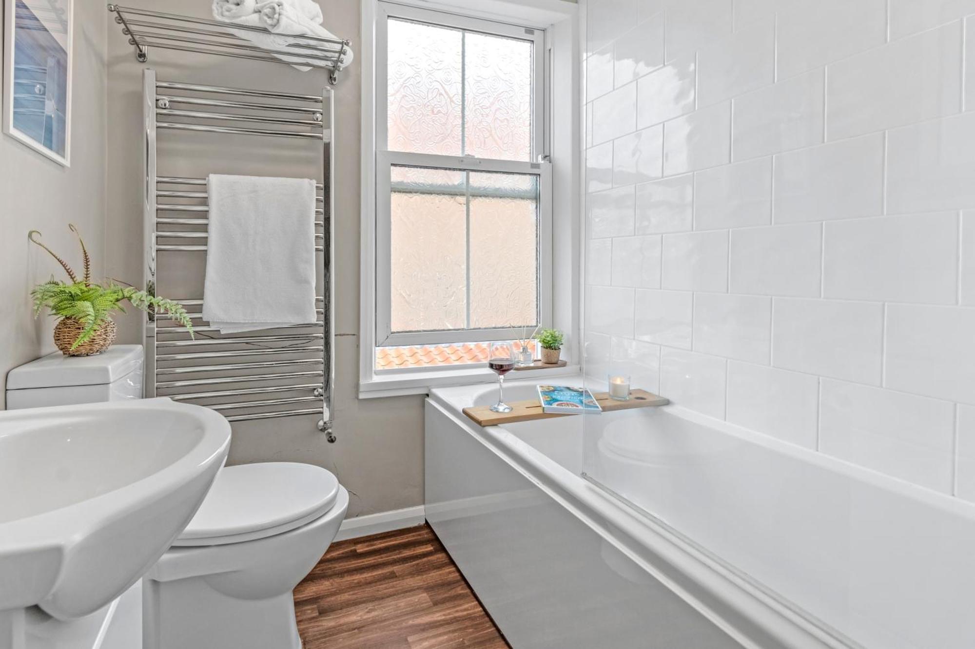 Adventure House - Whitby Villa Dış mekan fotoğraf