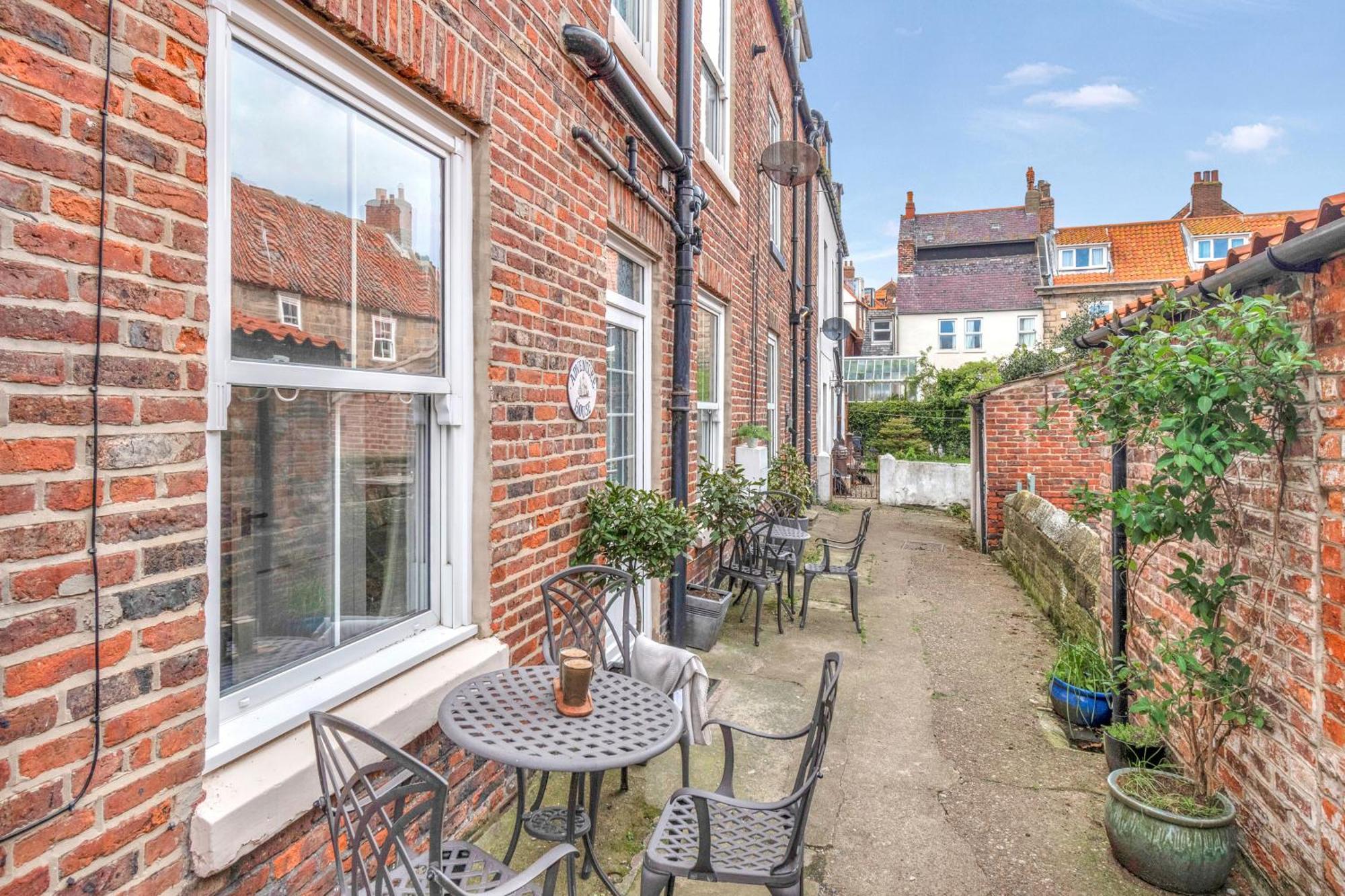 Adventure House - Whitby Villa Dış mekan fotoğraf